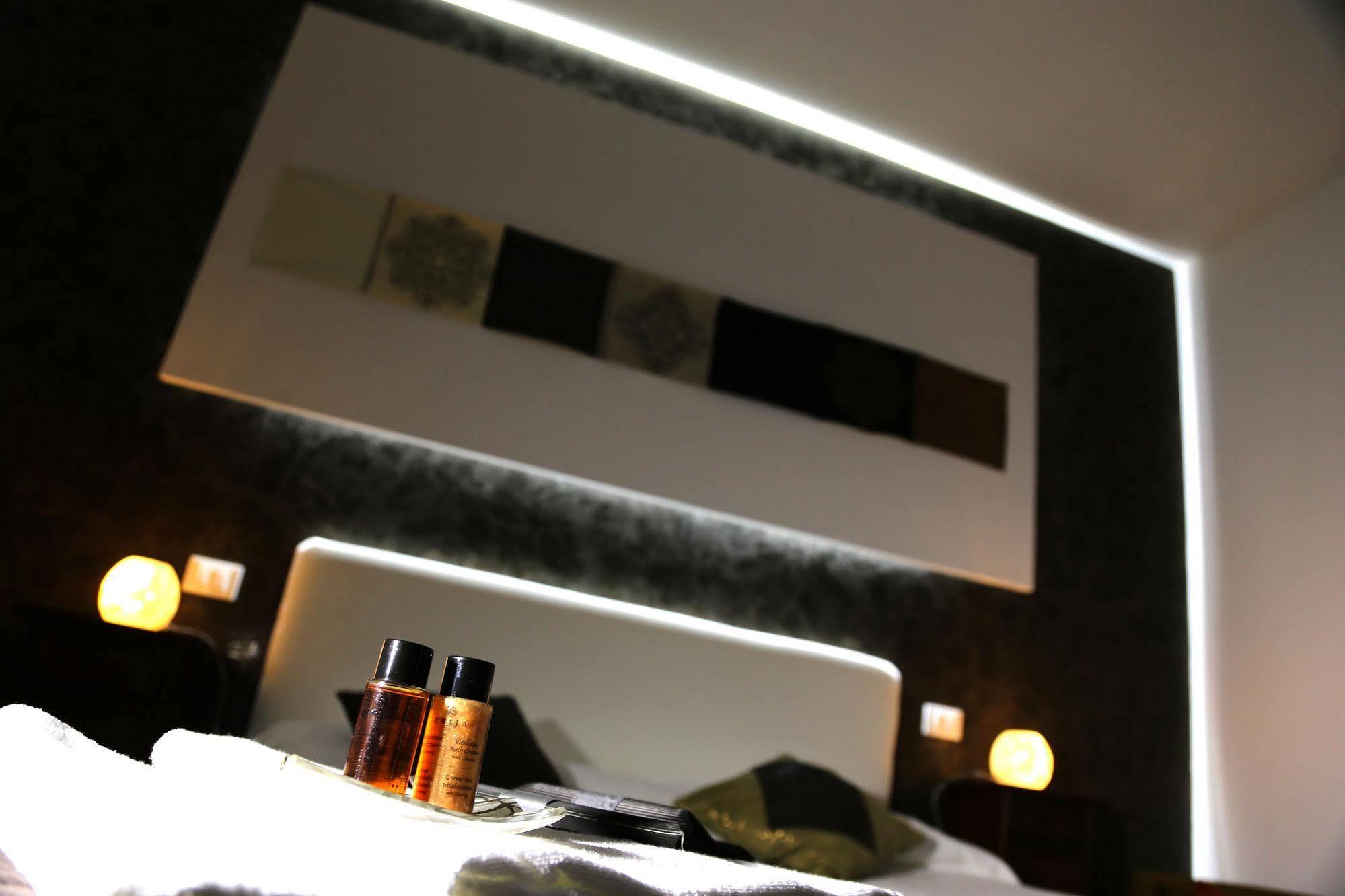 Caroline Rooms Roma Exterior foto